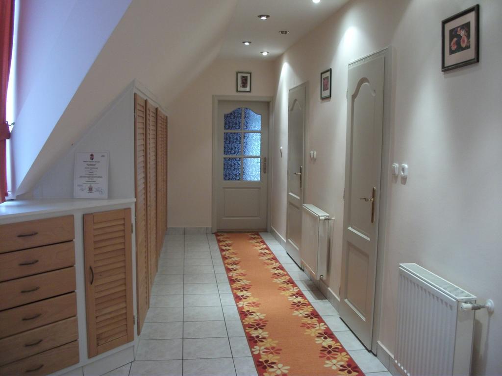 Jobor Vendeghaz Hotel Győrújbarát Екстериор снимка