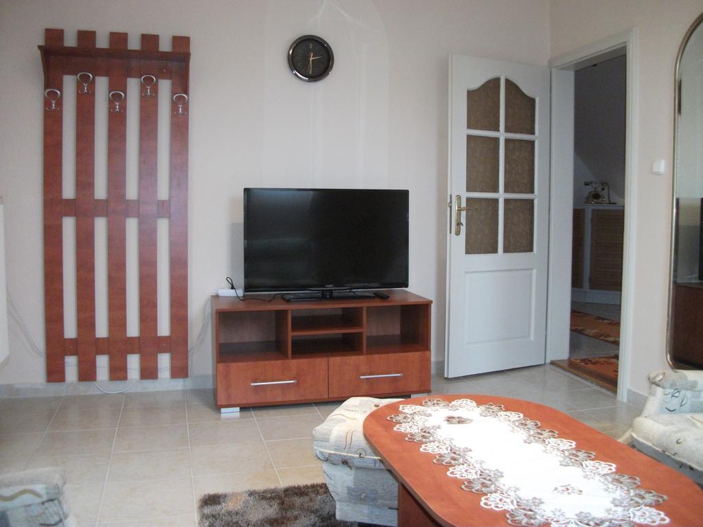 Jobor Vendeghaz Hotel Győrújbarát Екстериор снимка